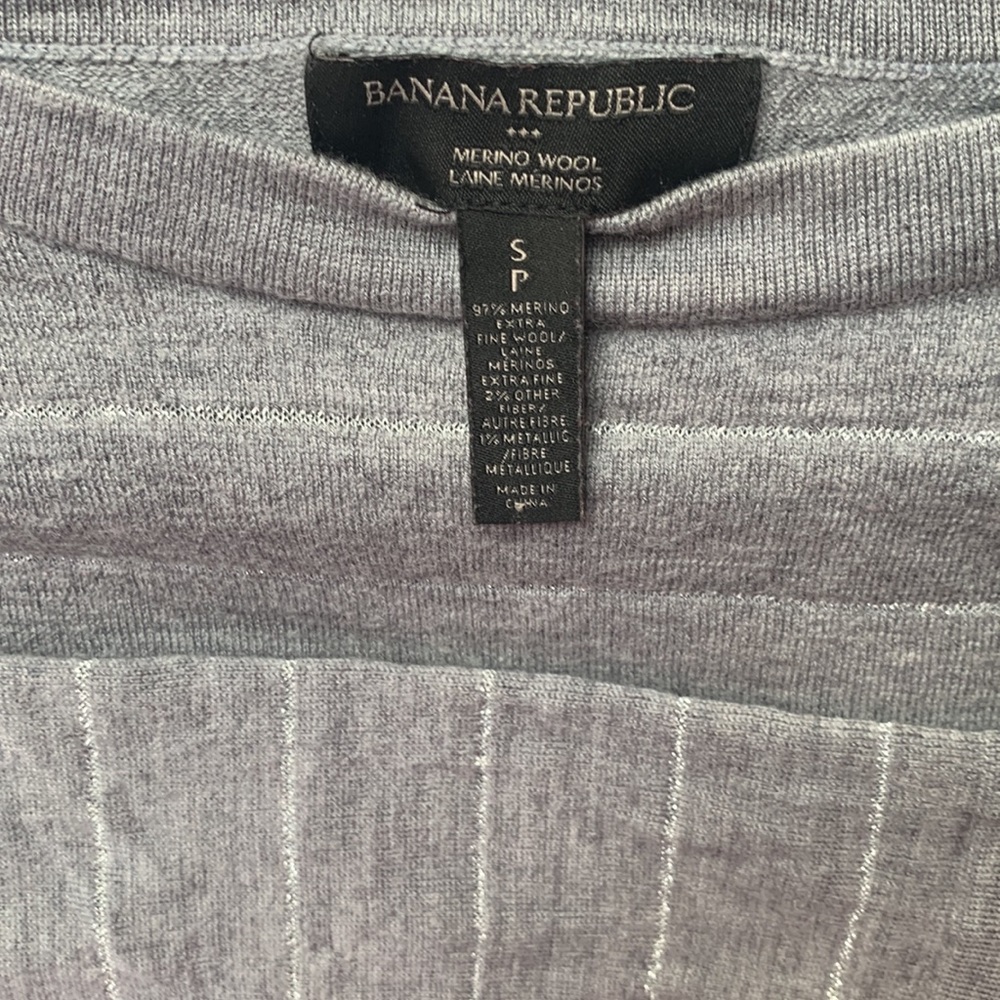 Banana Republic gray/sliver merino extra fine wool long sleeves size s striped